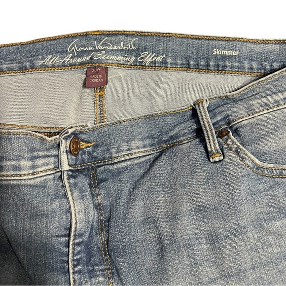 Gloria Vanderbilt Bermuda Denim Shorts Plus Size Amanda Skimmer Pants Stretchy - Picture 9 of 16